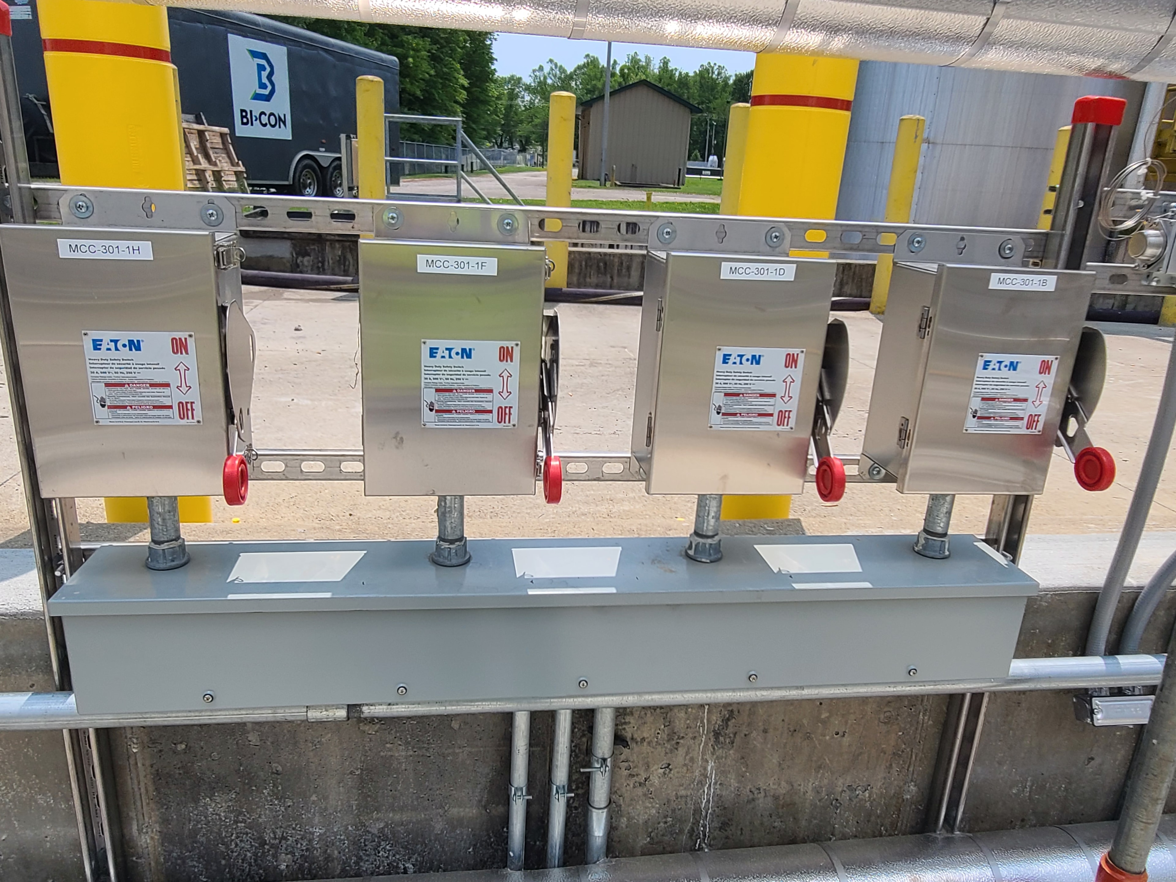 Eaton industrial disconnect switches installation